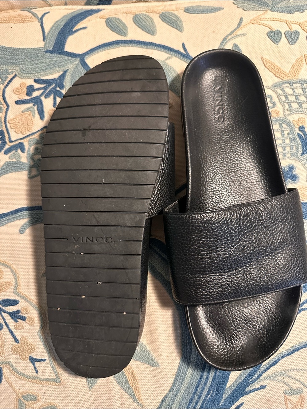 Vince Gavin Leather Slides. Size 11 - Picture 5 of 7